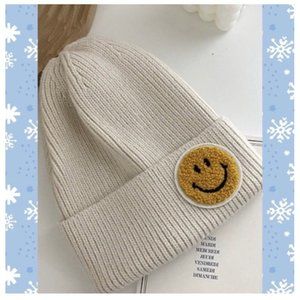 Knit Ribbed Smiley Face Hat Beanie Skull Cap White